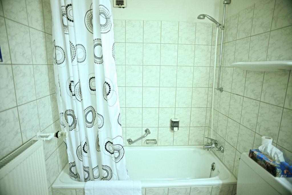 Hotel Marienhof Duesseldorf นอยส์ ภายนอก รูปภาพ