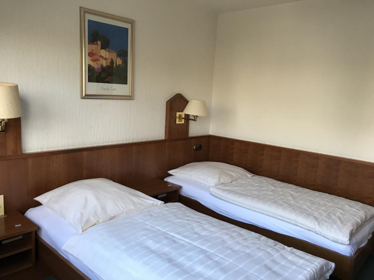 Hotel Marienhof Duesseldorf นอยส์ ภายนอก รูปภาพ